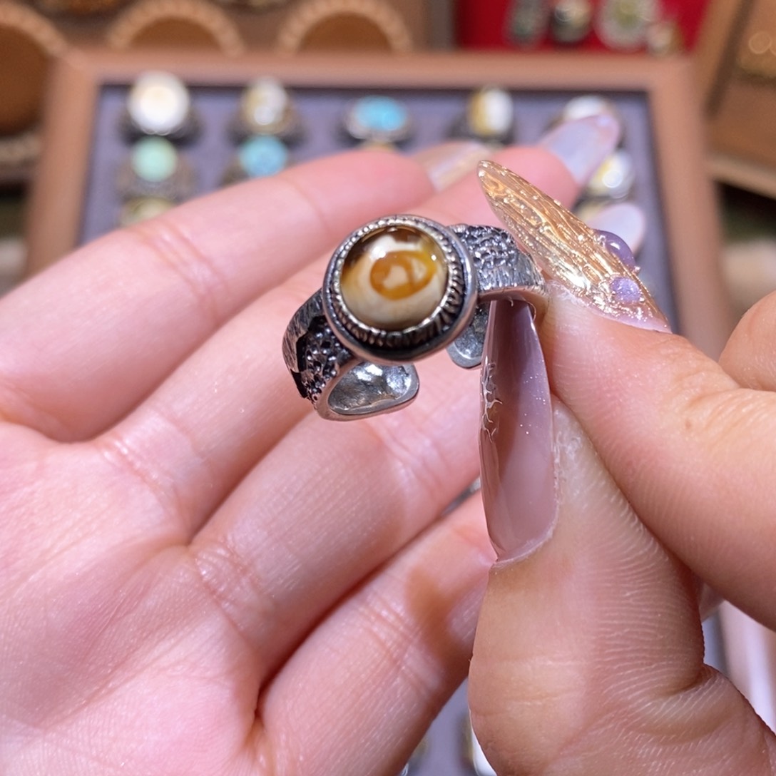 琥珀戒指银S925镶嵌黎****思戒指