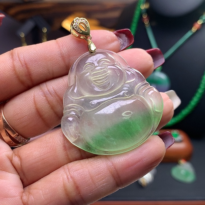 翡翠吊坠(赠链)未镶嵌