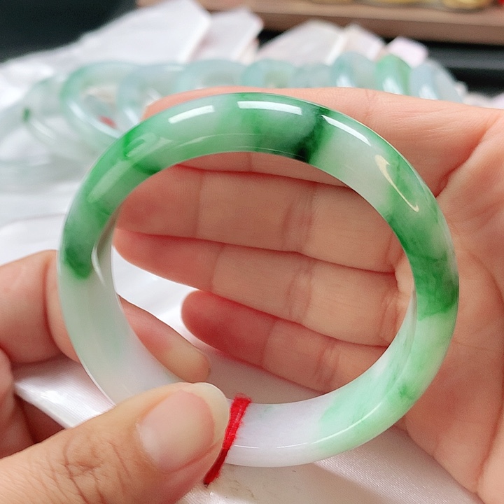 未镶嵌手镯翡翠56轮胎