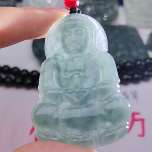 翡翠颈饰未镶嵌天然的A货翡翠多样性发货