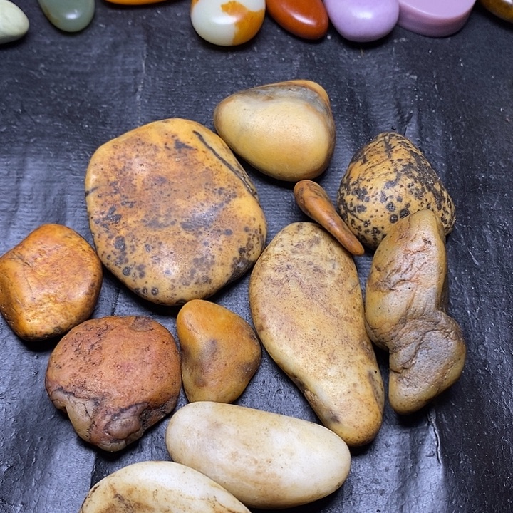 和田玉未镶嵌耳饰