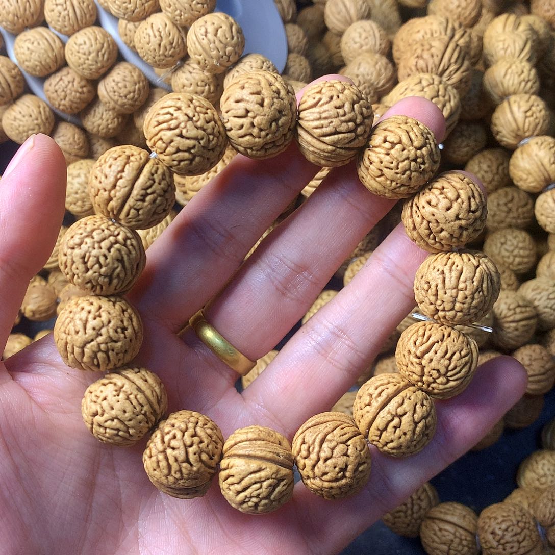 吊坠桃核乐**Λ桃核龙鳞