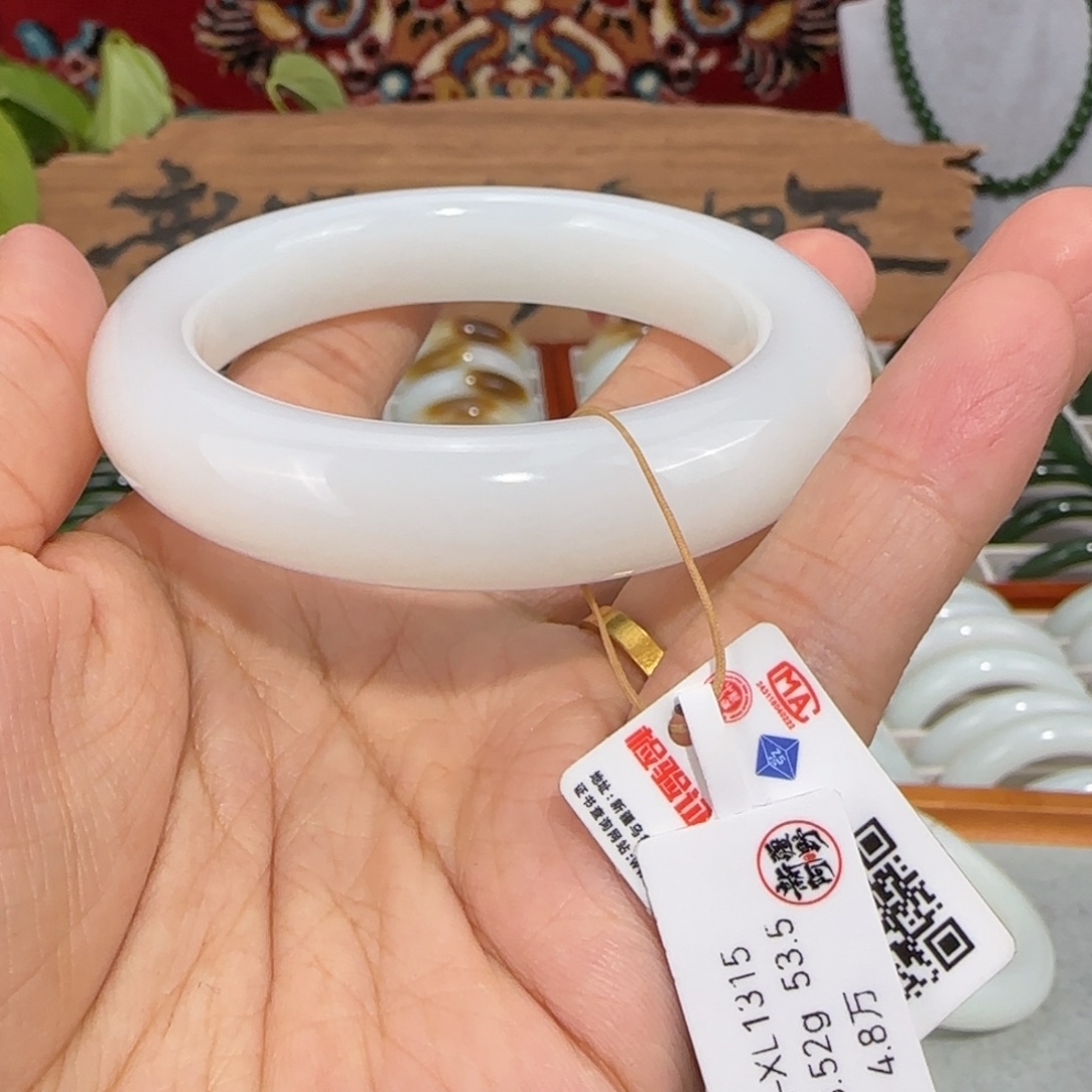 和田玉未镶嵌手镯 新疆和田玉手镯