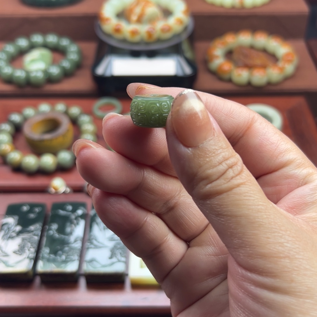 岫岩老玉（透闪石质玉）配饰未镶嵌