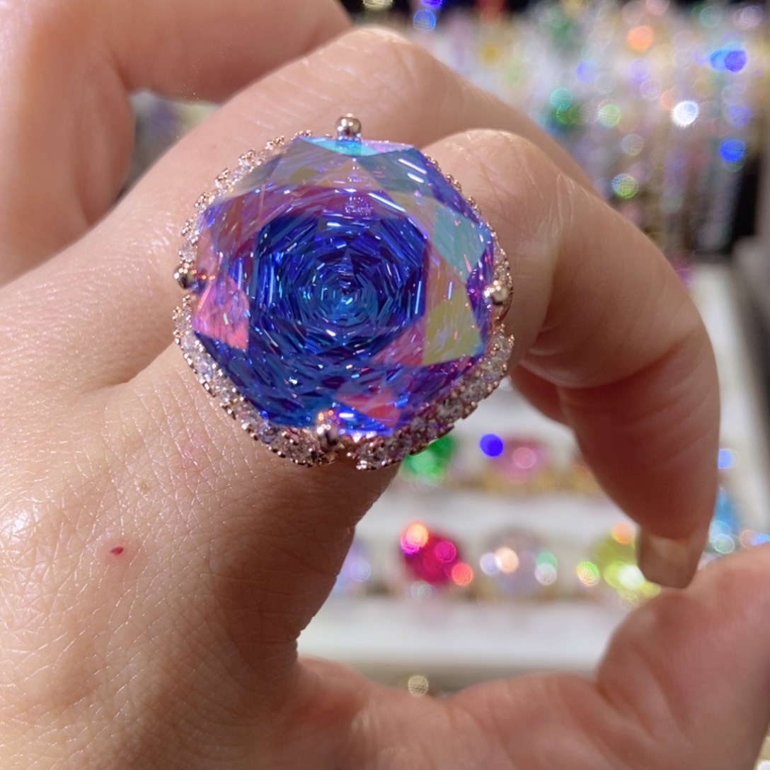 66锆石（处理）戒指