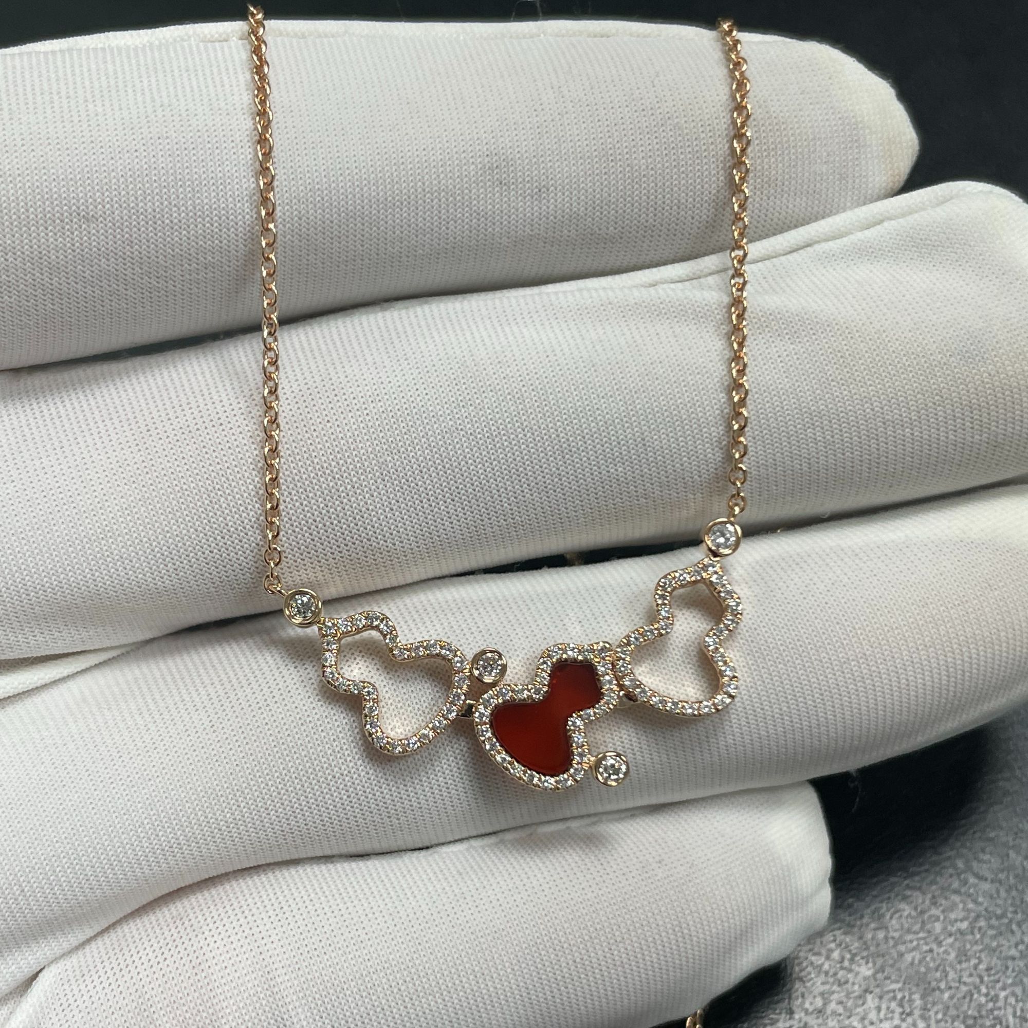 18K金镶嵌红玛瑙天然钻石三葫芦项链（重金）  多样性发一件