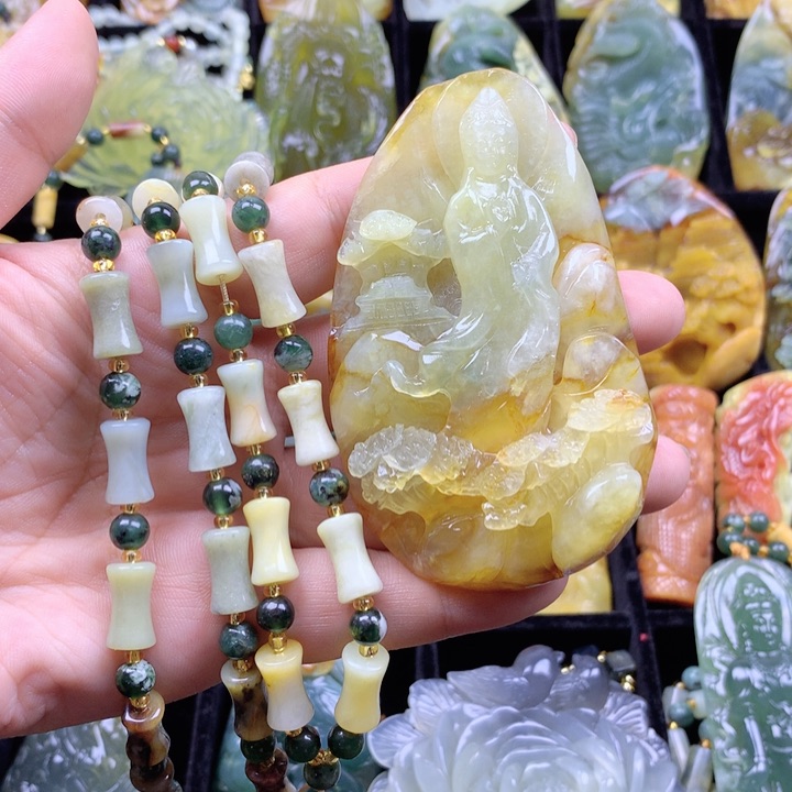 岫玉挂坠未镶嵌为**争