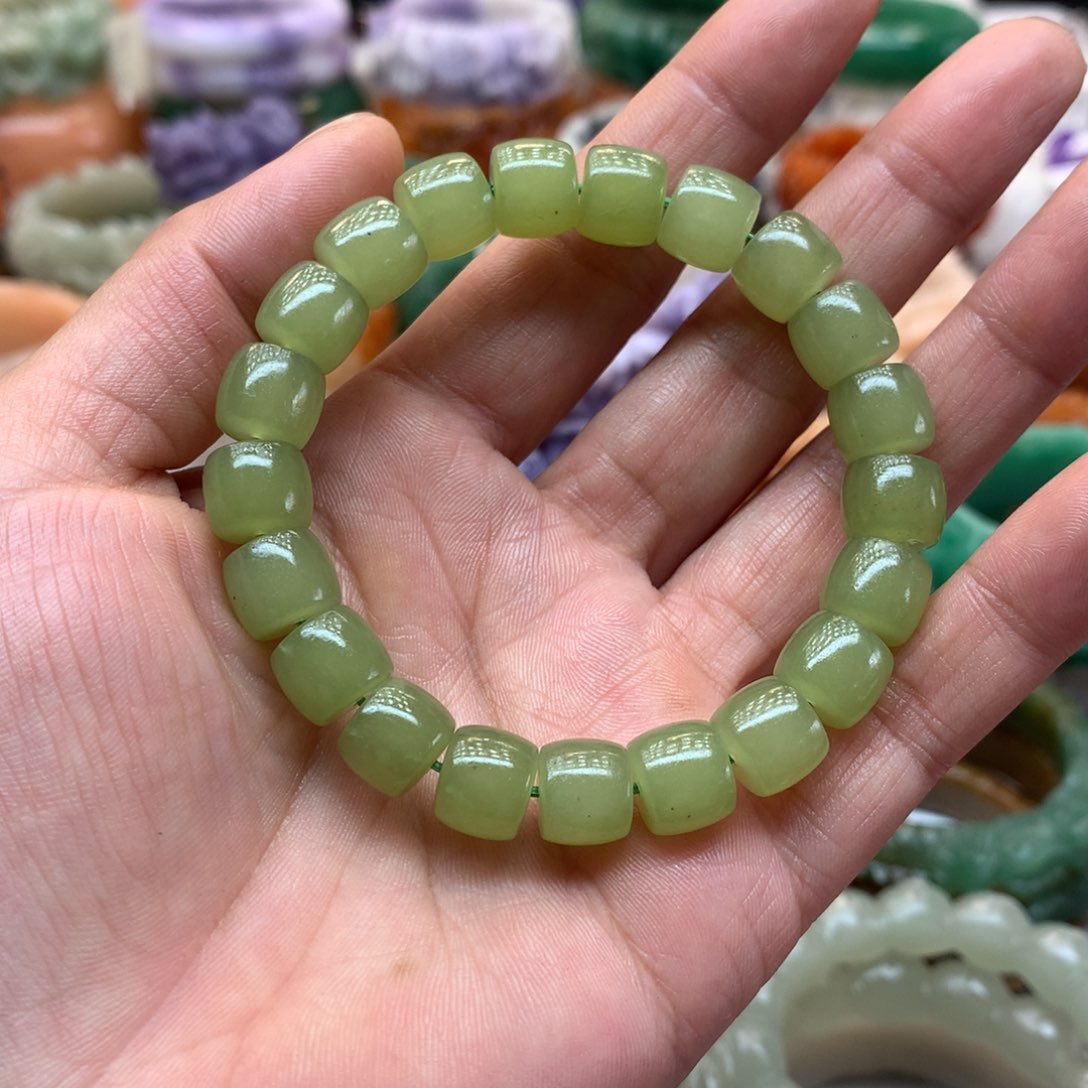 未镶嵌手镯石英质玉