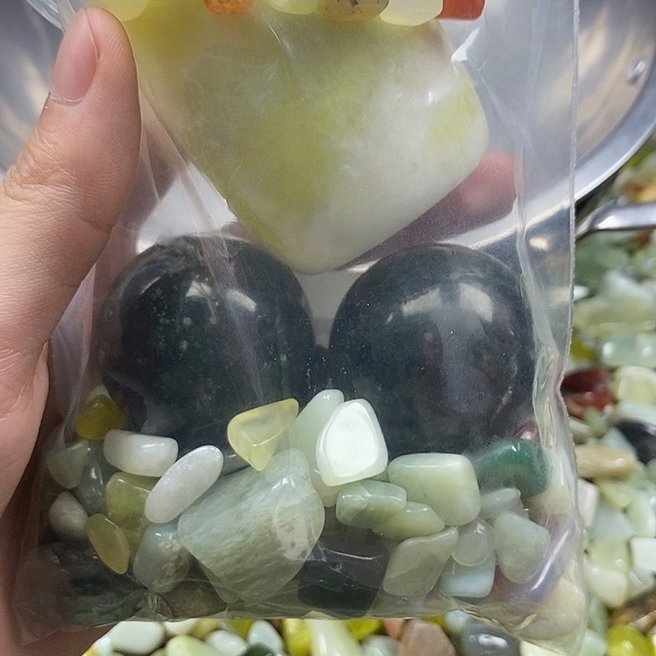 未镶嵌岫玉鱼缸石