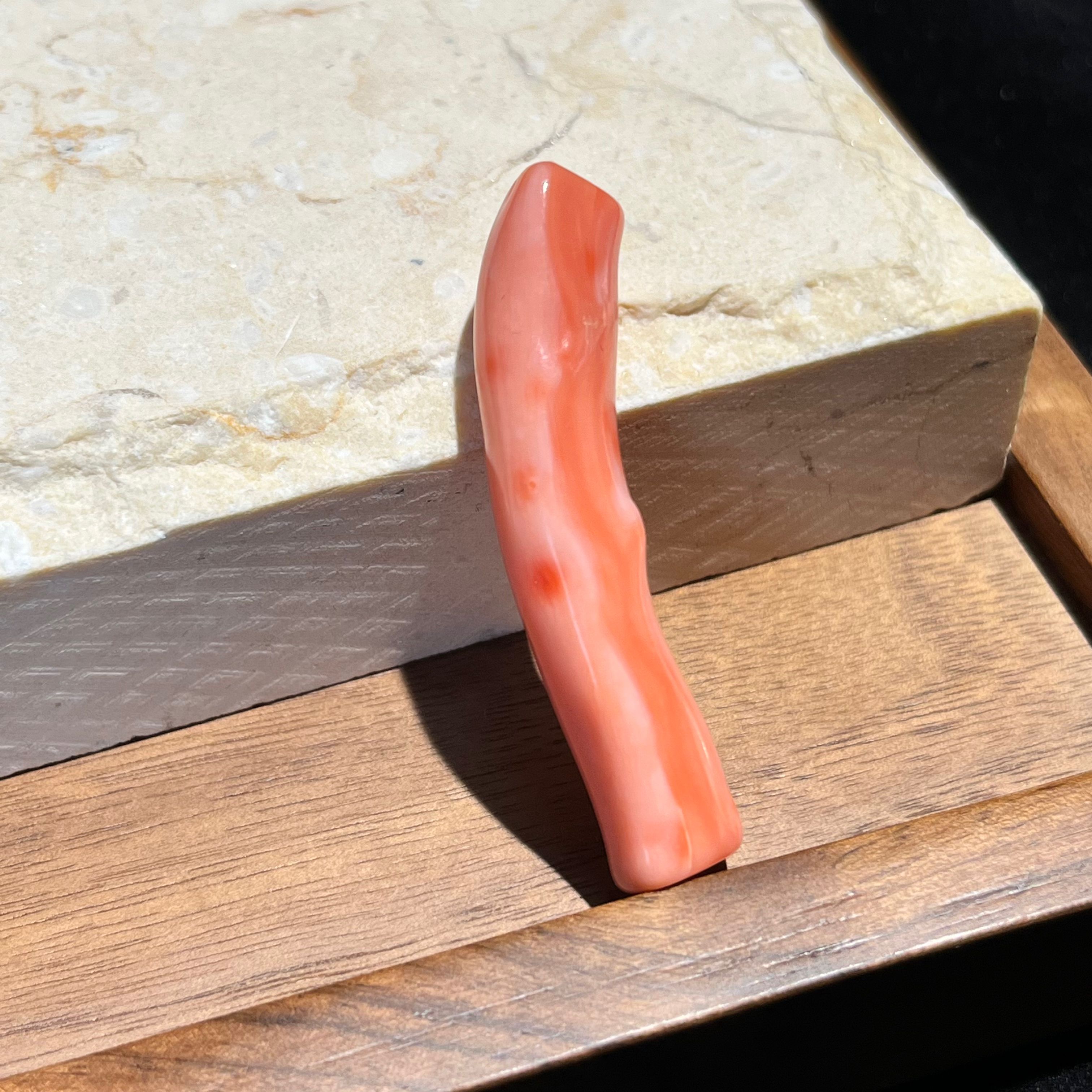  天然momo珊瑚吊坠约8.45g-——228014