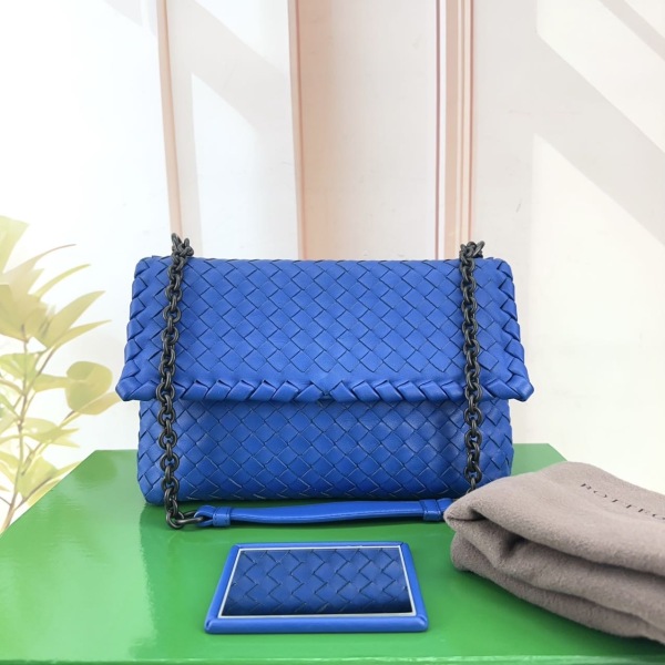 95新/葆蝶家/包包/市场价18000/250208CZ0023