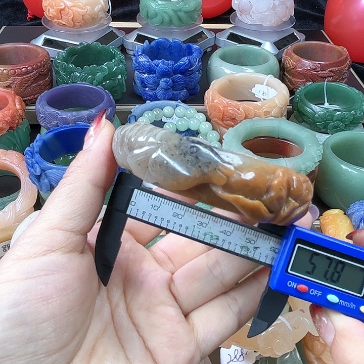 石英质玉手镯未镶嵌