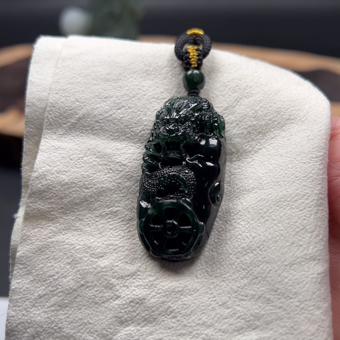 定制翡翠未镶嵌龍*辰