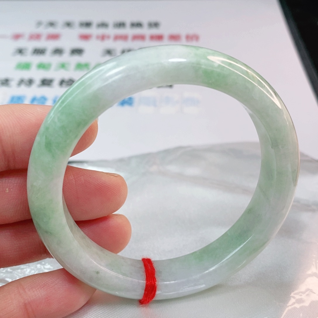 翡翠手镯未镶嵌57圈口