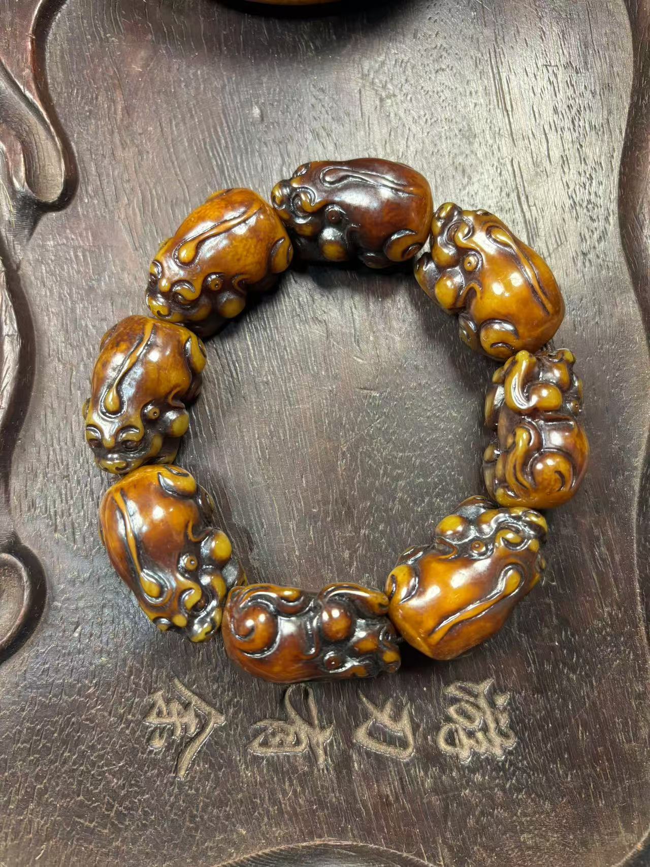 蜜蜡貔貅手持手串一个{小七甄选}