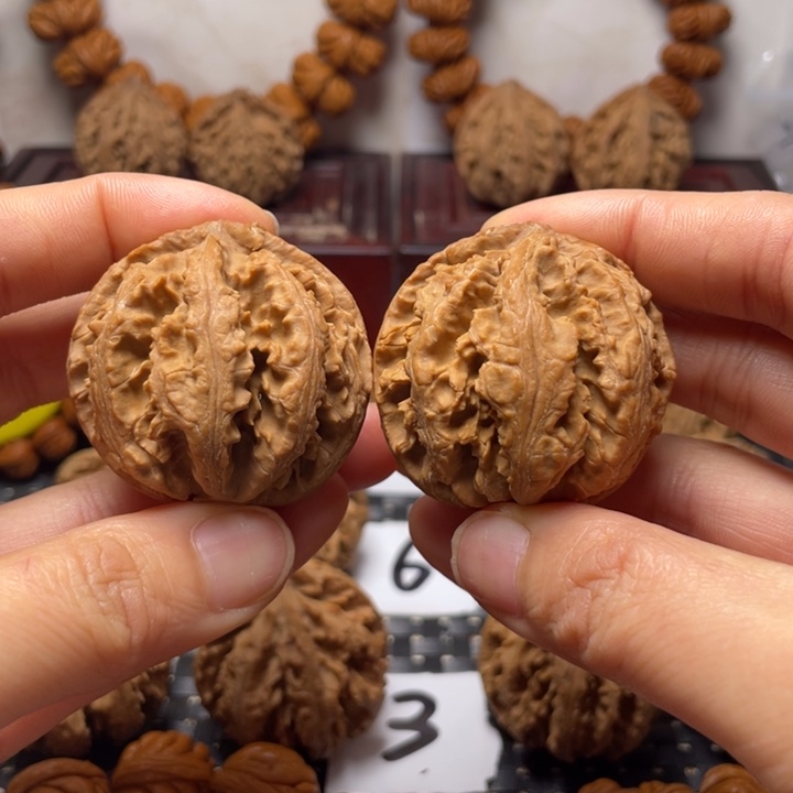 小***北文玩核桃吊坠秦岭核桃