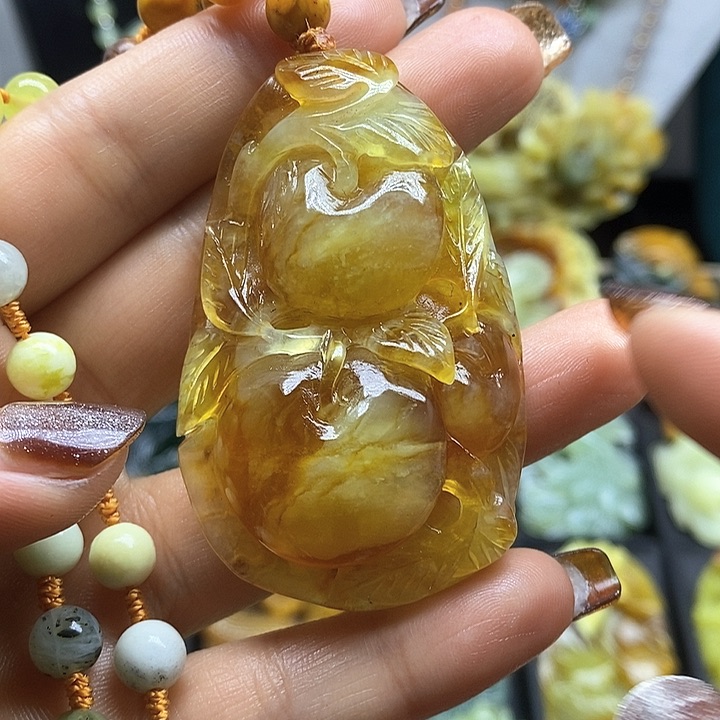 蛇纹石玉未镶嵌挂件