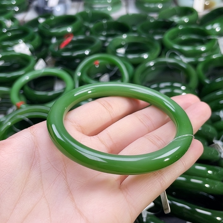 未镶嵌手镯和田玉（碧玉）