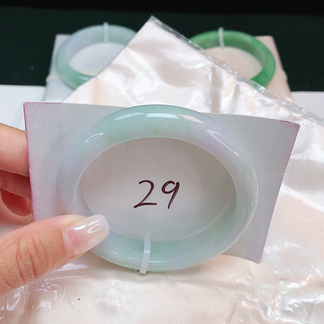 柒***雨翡翠未镶嵌手镯 正圈54.8