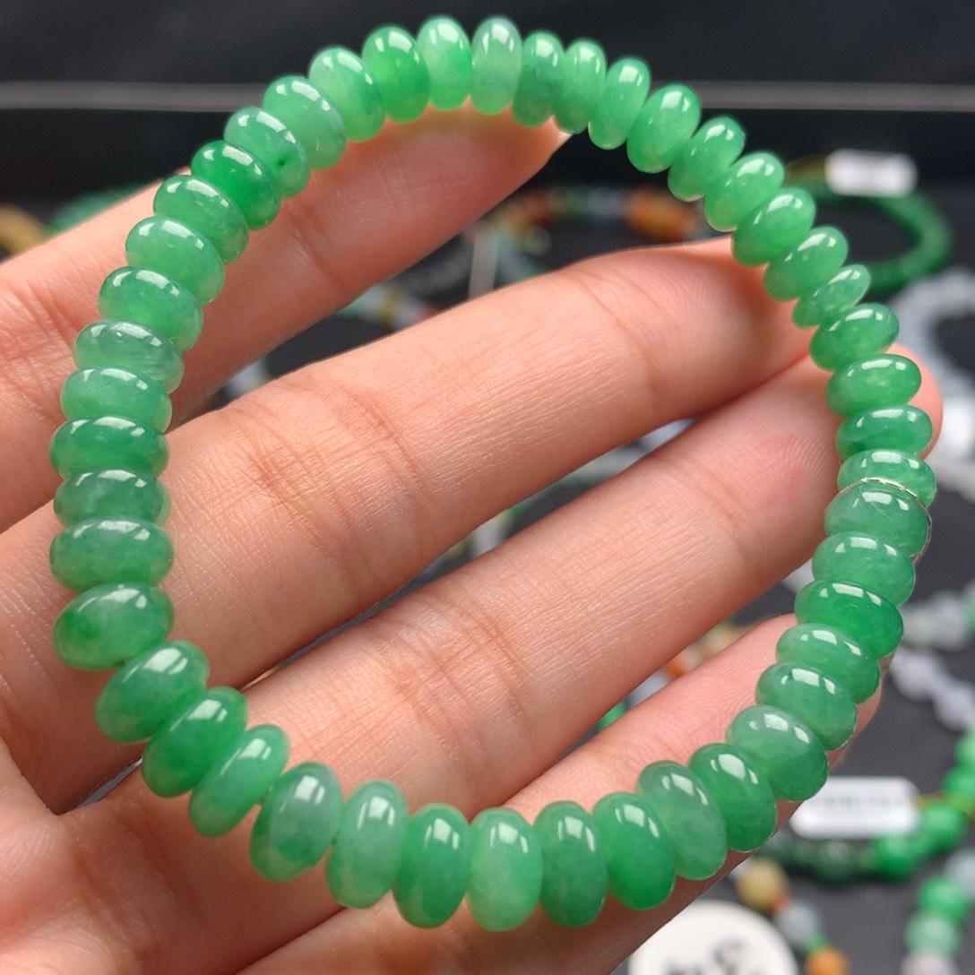 翡翠手链未镶嵌卡