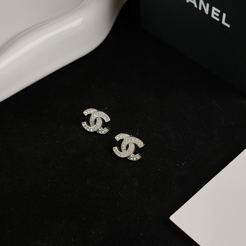 95新 Chanel/香奈儿 Azul-19V浅金色浮雕水钻双C耳钉/52761