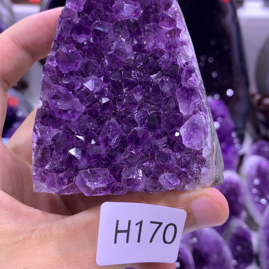 织绣乌拉圭紫水晶摆件170