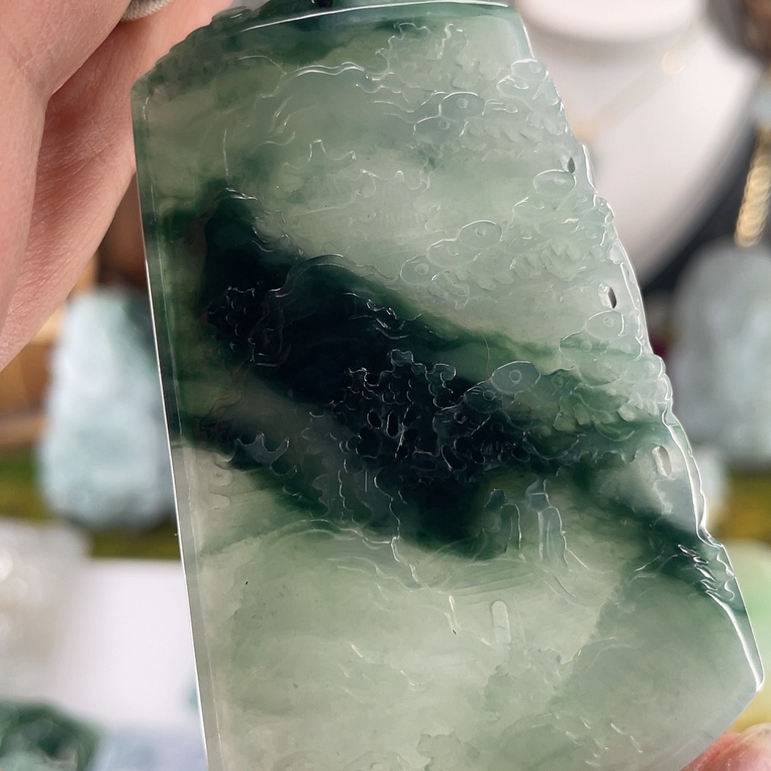 翡翠颈饰未镶嵌山水牌