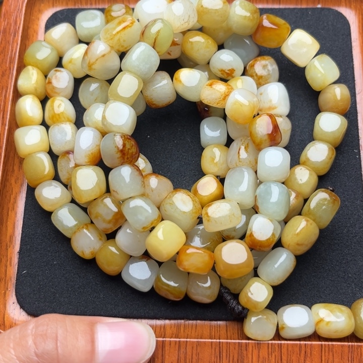 灵***亿和田玉未镶嵌手链