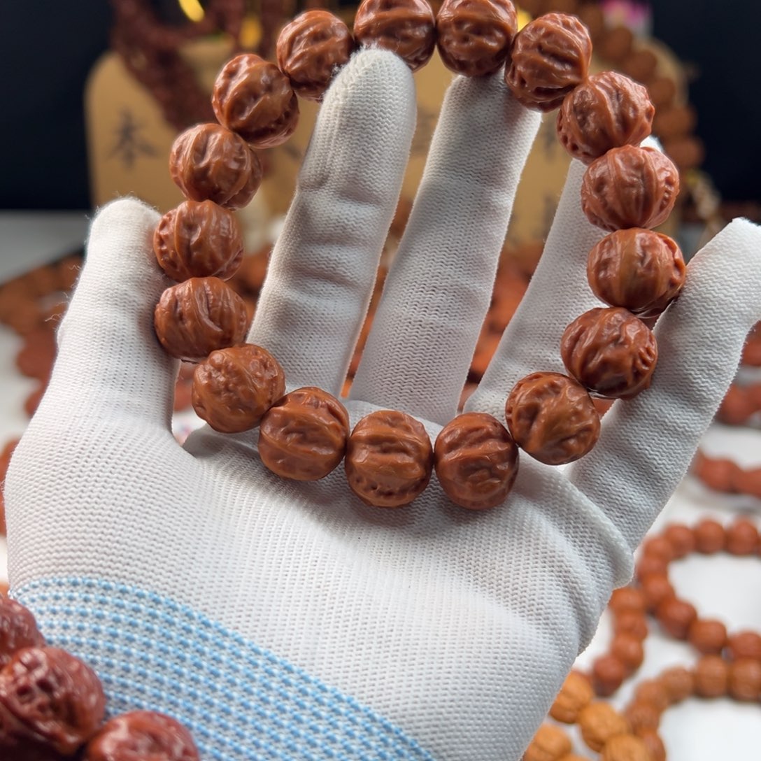 L***"文玩核桃手串小核桃1