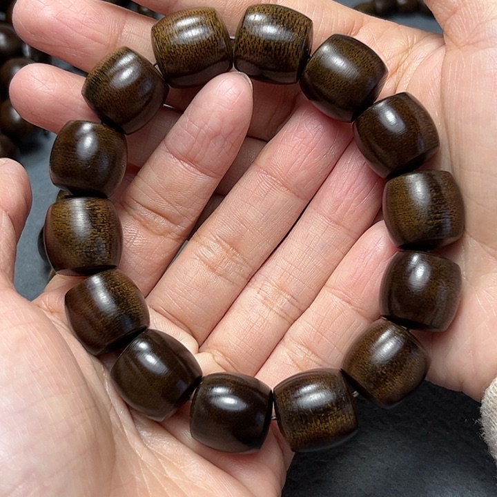 沉香手串白棋玉化