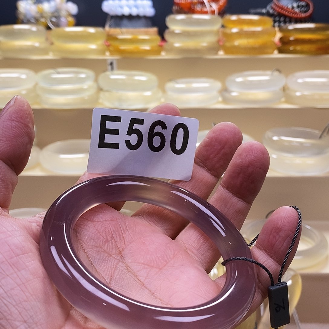 玛瑙/玉髓手镯未镶嵌向**?