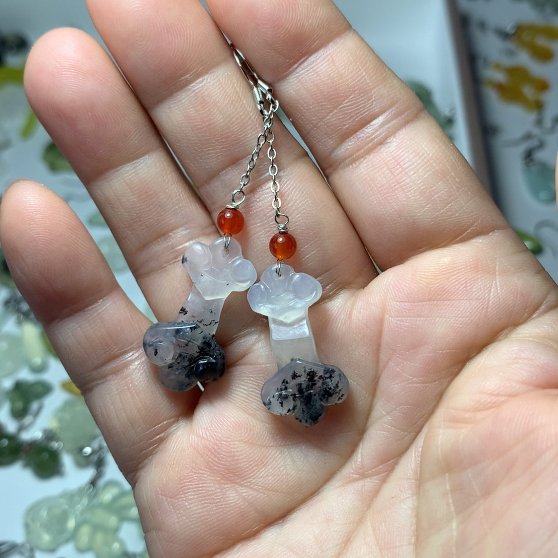 蛇纹石玉耳环未镶嵌