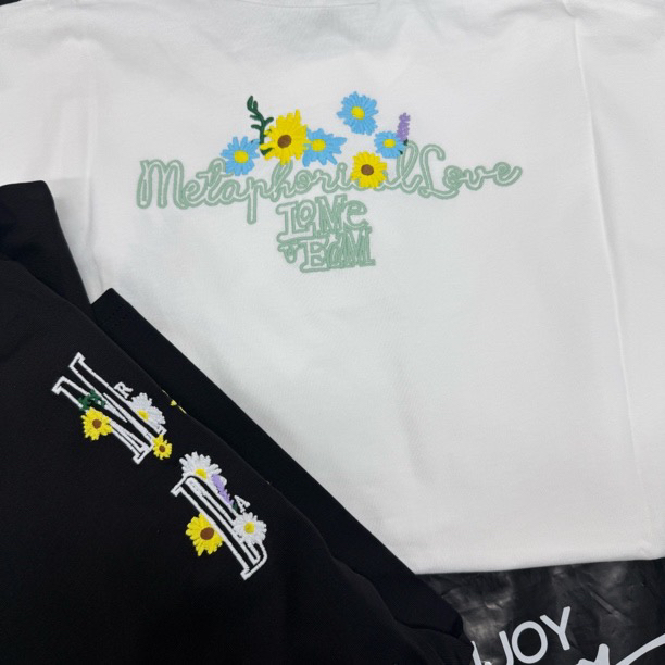 m四只菊花刺绣短袖T恤