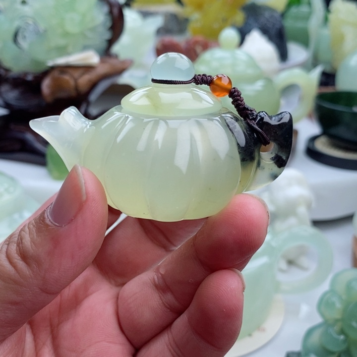 岫玉四大名玉手把件未镶嵌