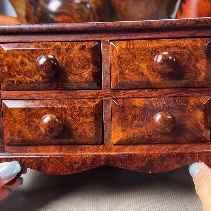 若*缅甸花梨木箱子一个