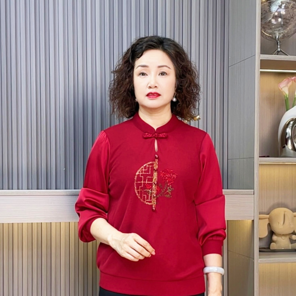 长袖时尚短款纯色中老年女装宽松中式民族风春秋时尚妈妈装小衫