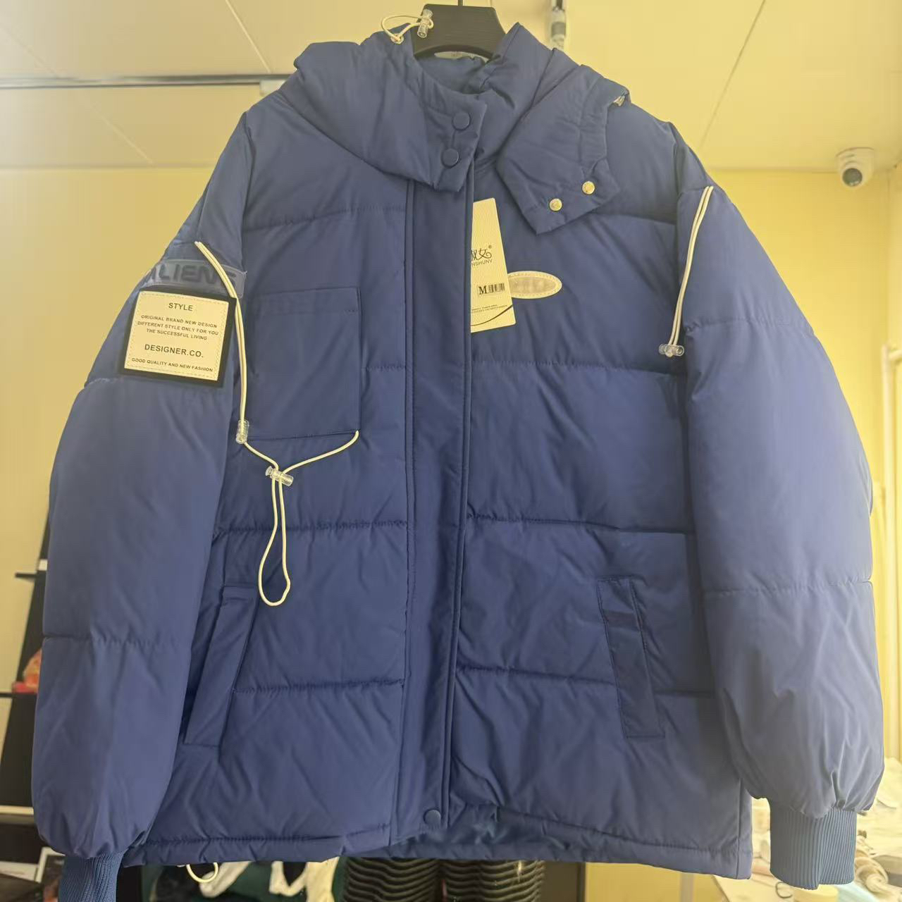 克莱因蓝女冬季设计感加厚高级感短款时尚外套