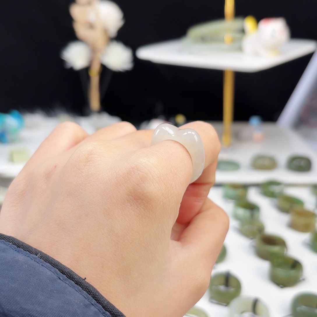 和田玉未镶嵌戒指P108冰透猫耳朵16.2不退换