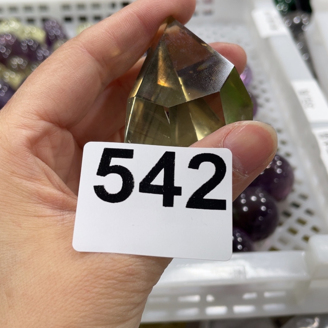 不***熙水晶未镶嵌珠宝半成品