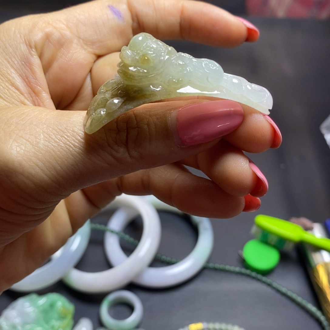 定制翡翠未镶嵌挂件