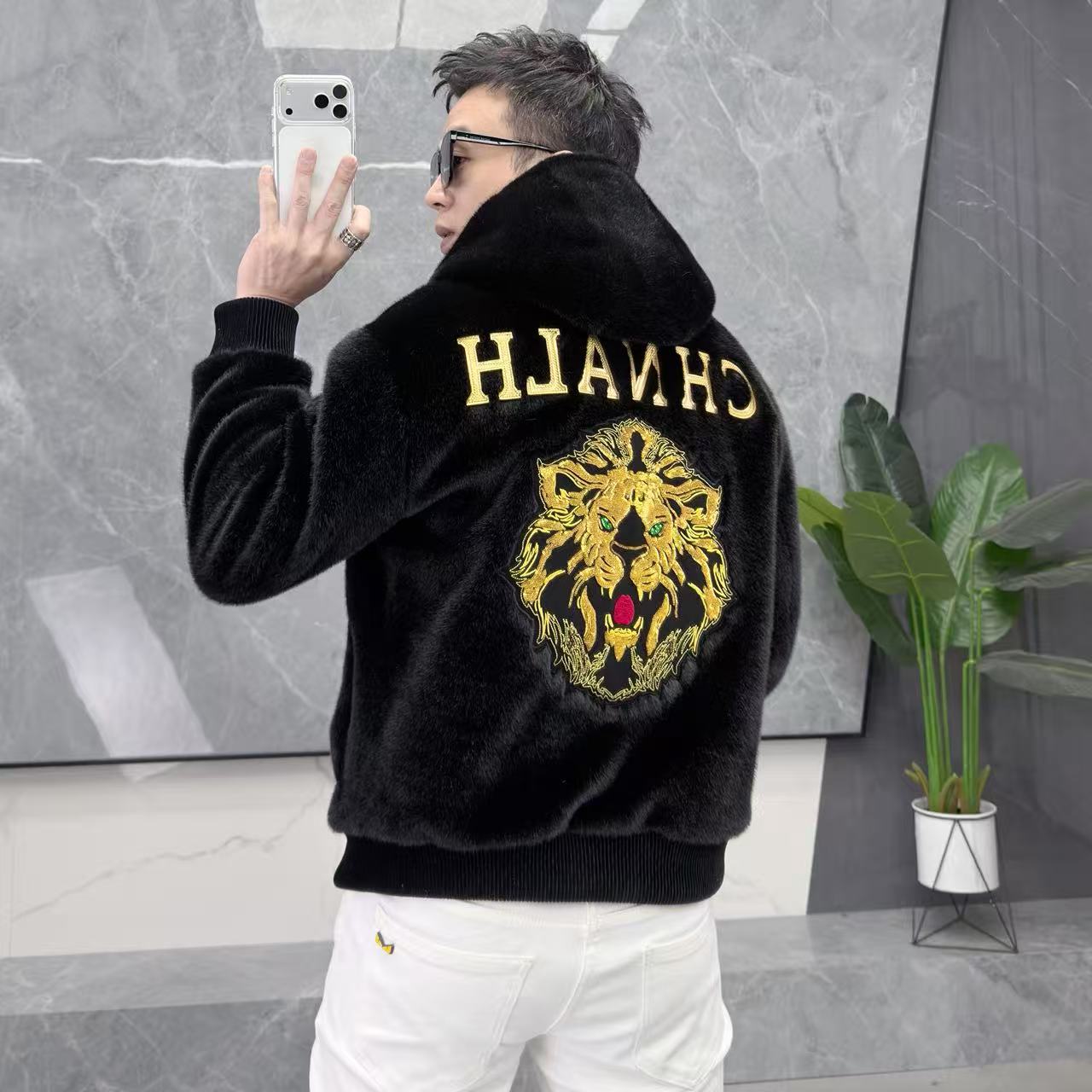 欧洲站 男士冬季新款时尚连帽刺绣狮子头亮片百搭显瘦轻奢毛外套