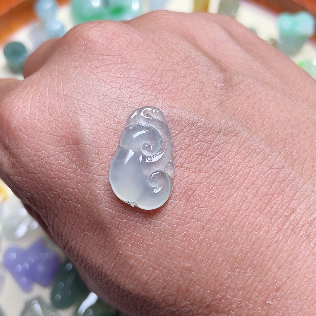 颈饰未镶嵌翡翠如意