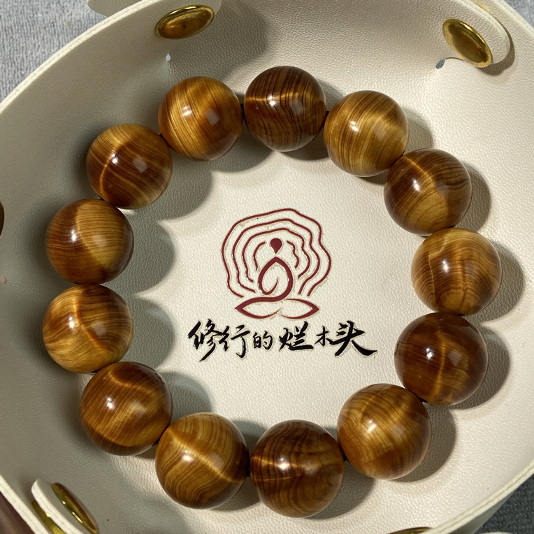 修行崖柏【手串，手把件，雕刻件，无事牌，以主播展示为准，一物一拍】