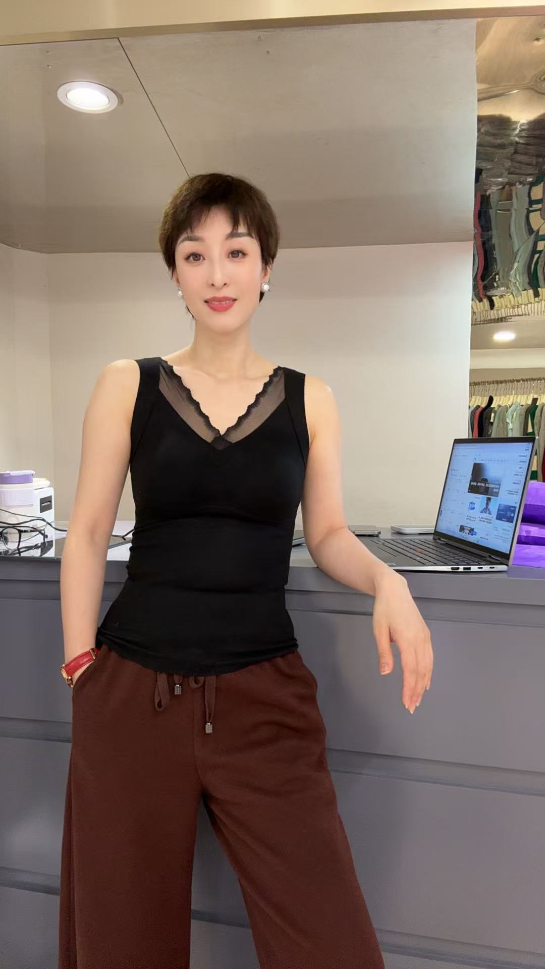 蕾丝无痕加绒吊带背心时尚纯色秋冬