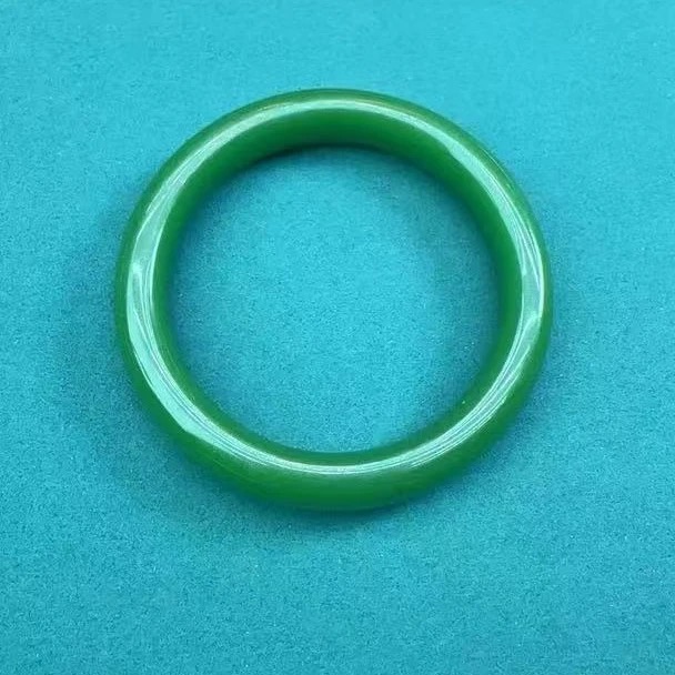 和田玉老矿料菠菜绿手镯