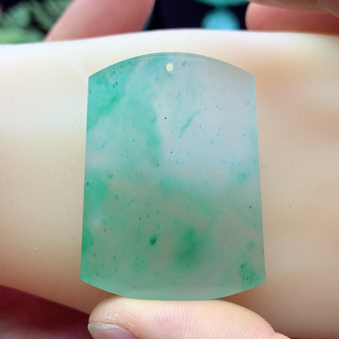 石英质玉颈饰未镶嵌