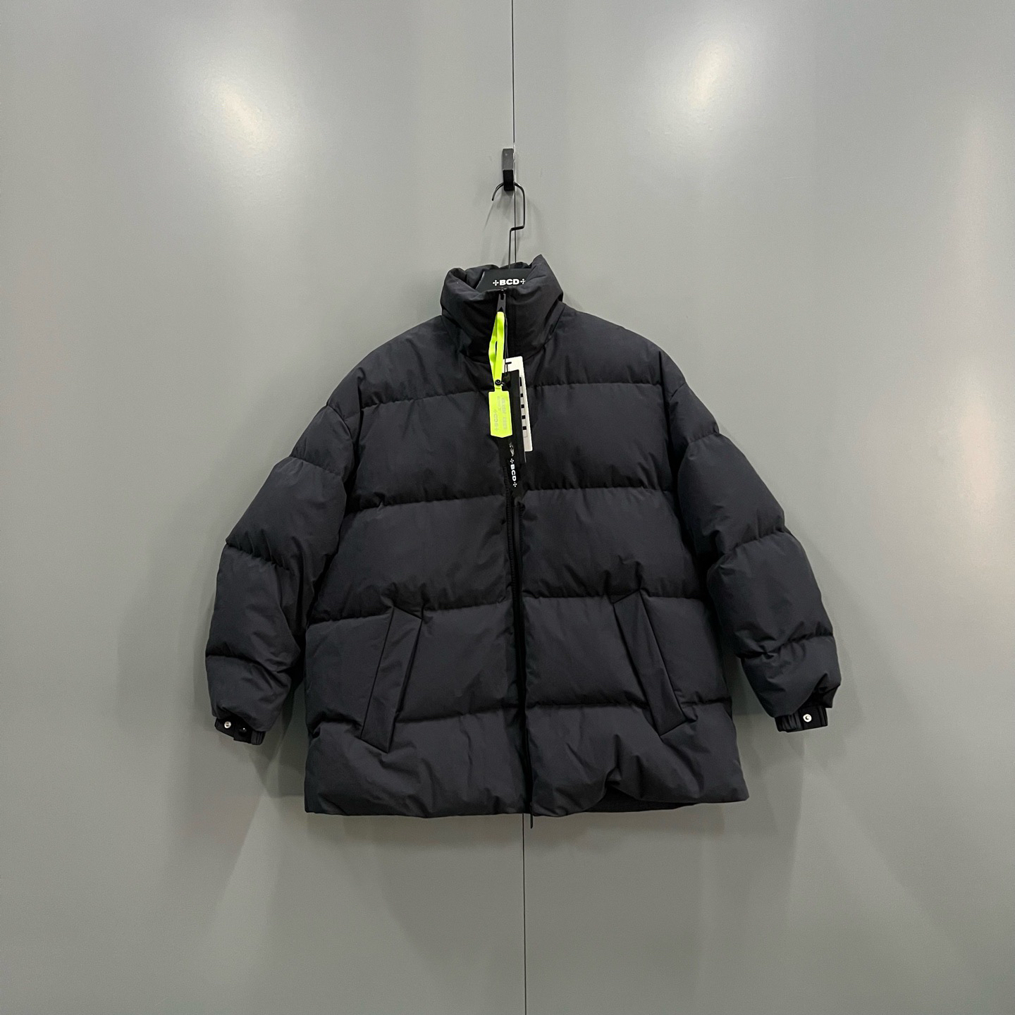 99新 BOTTEGA VENETA/葆蝶家 (ll) 黑色立领羽绒服 XS码/608258