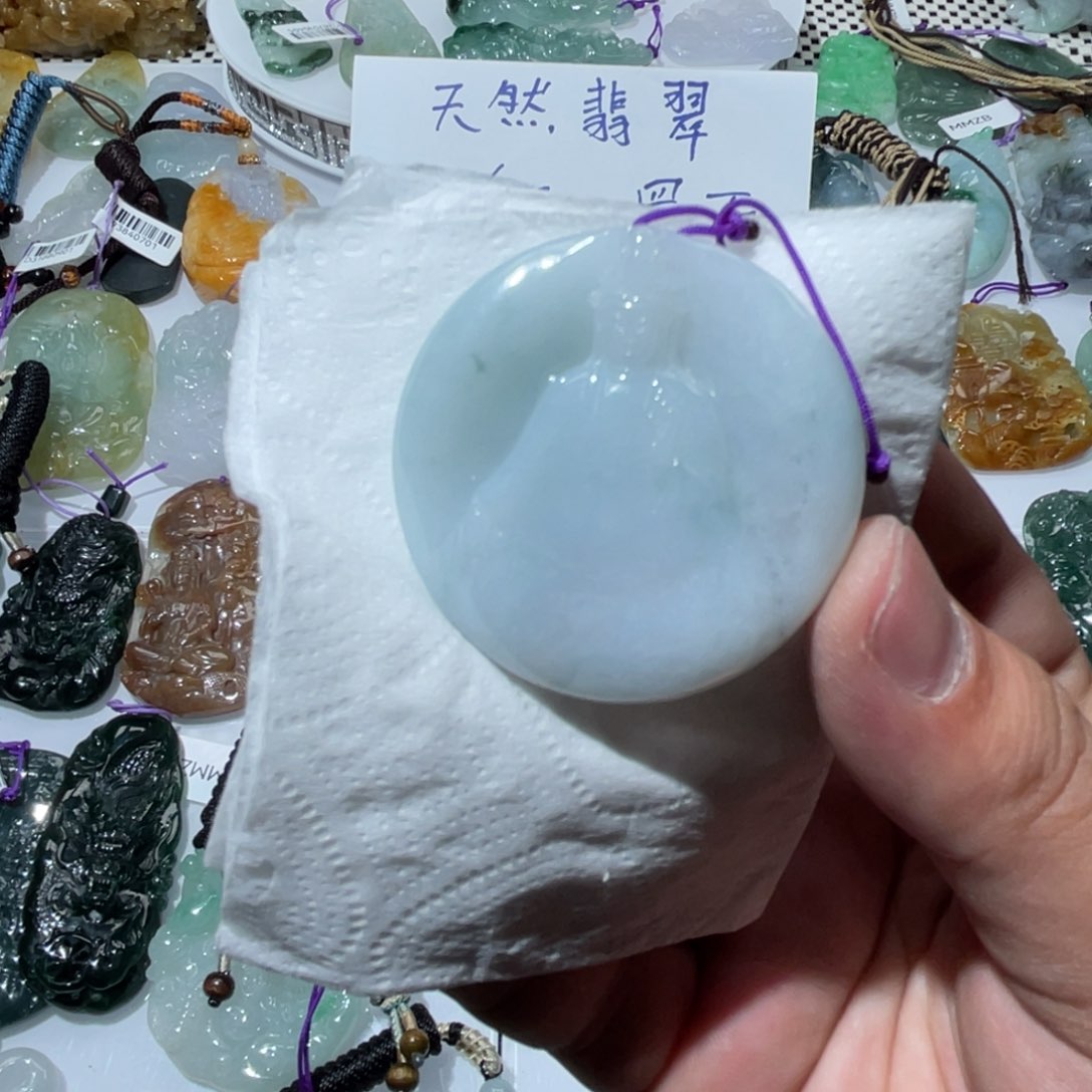 翡翠颈饰未镶嵌天然