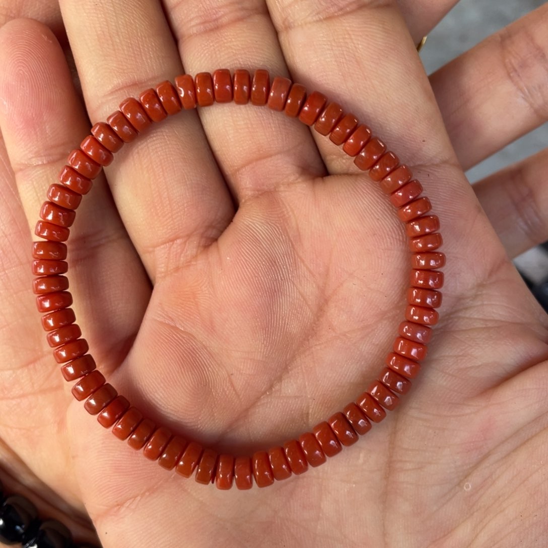 南红玛瑙手串未镶嵌