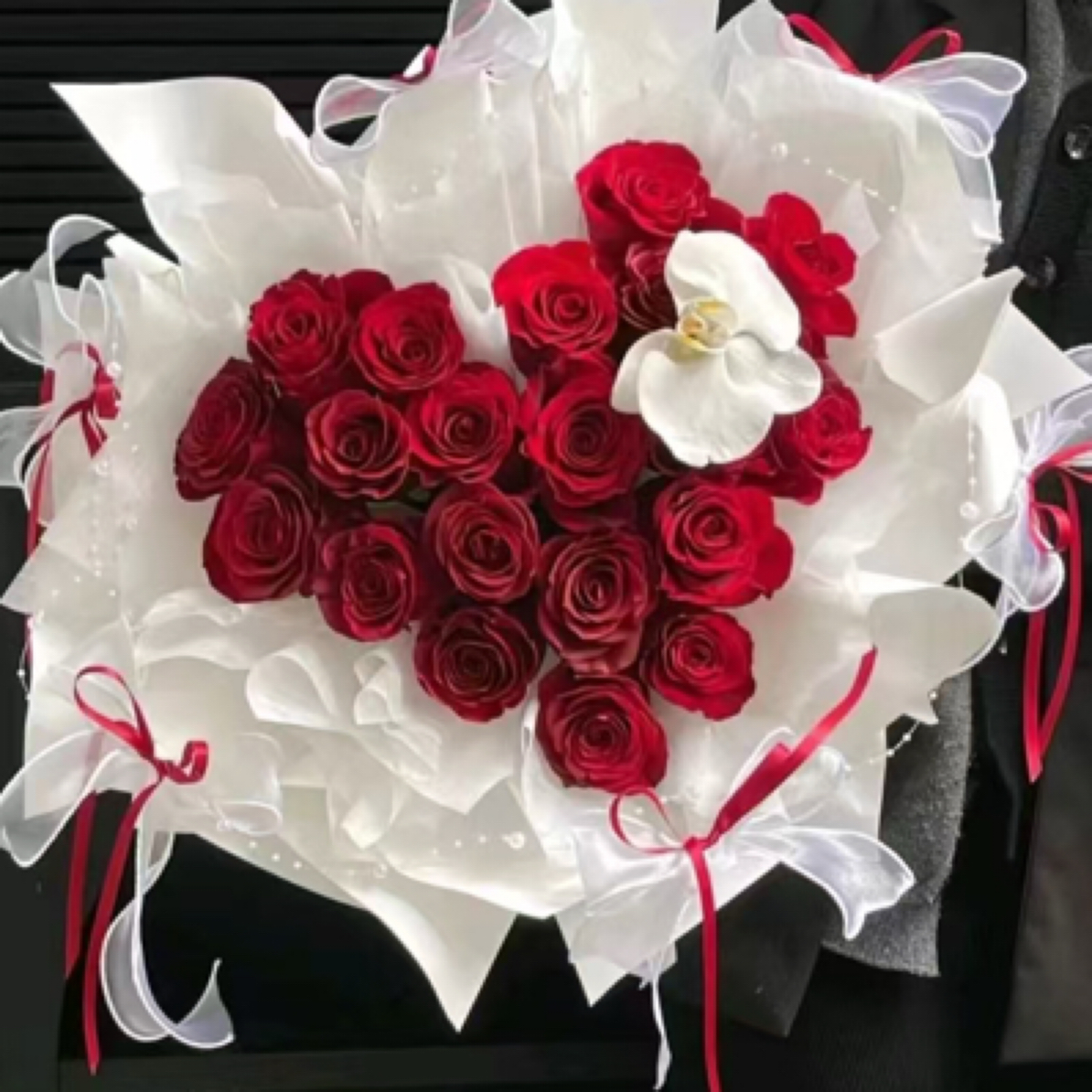 【余生漫漫】新型19朵红玫瑰花束烧肉鲜花送爱人送闺蜜生日鲜花同城